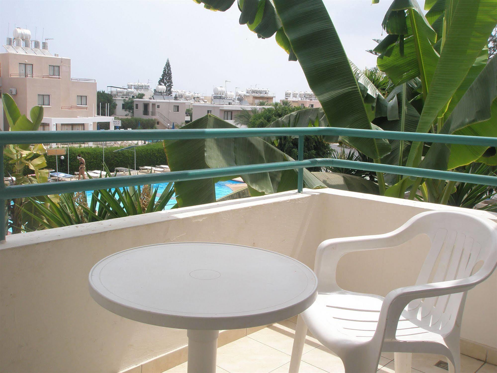 Debbiexenia Hotel Apartments Paralimni Zewnętrze zdjęcie