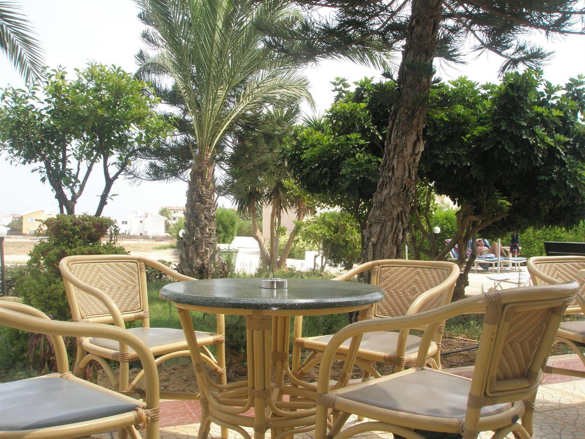 Debbiexenia Hotel Apartments Paralimni Zewnętrze zdjęcie